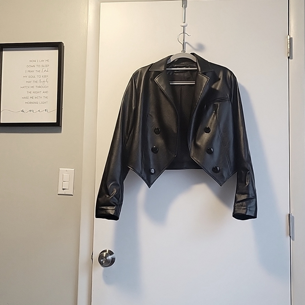 Faux leather short jacket